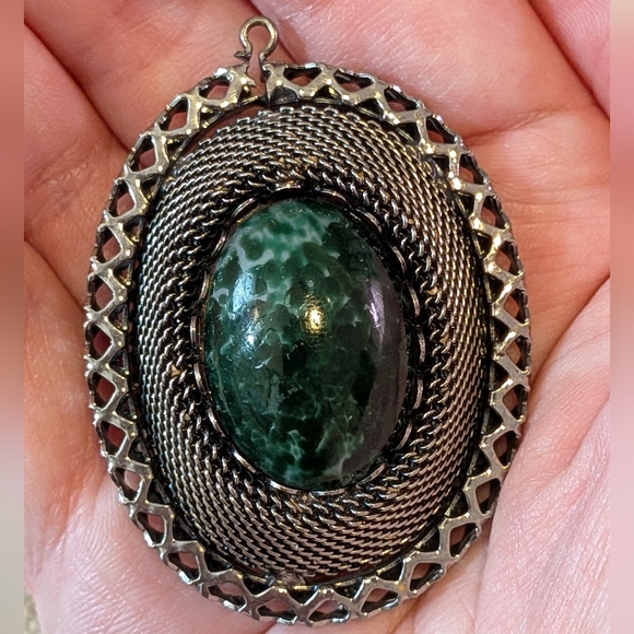 Vintage Green Malachite Gemstone Pendant - Picture 3 of 5